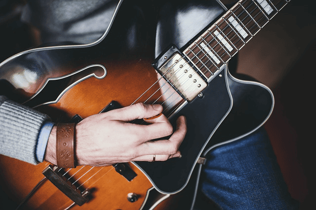 guitar, pick, strings